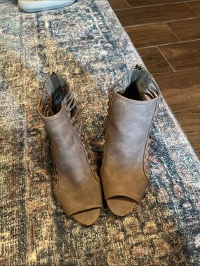 Women's Tan Peep-Toe Cutout Heeled Booties